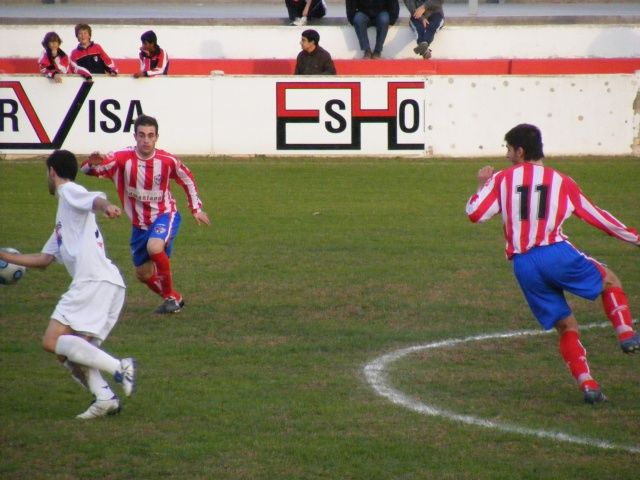El Barbastro se ahoga en el fortín de Torrero y el Monzón gana en el destierro
