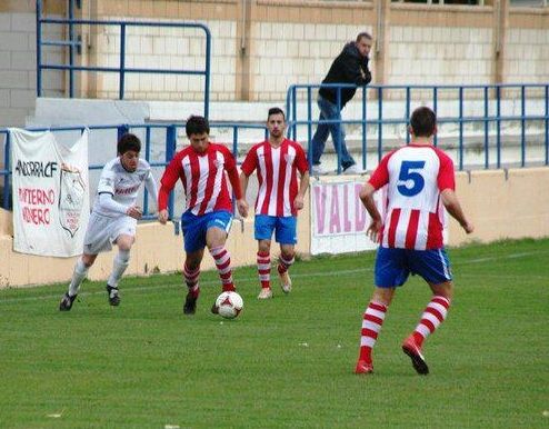 El Barbastro suma su primer punto y el Monzón vuelve a empatar