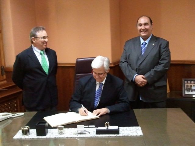 El Consejero Arguilé anima a ASAJA a seguir defendiendo los intereses hidráulicos de Aragón y agradece la postura firme de la organización