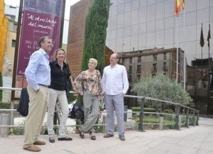 Los socialistas junto a Espido Freire y Fernado Marías. Foto S.E.