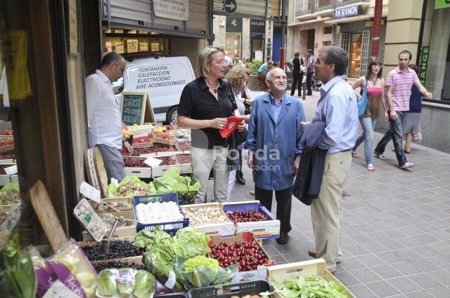 El PSOE de Barbastro propone crear unos bonos para comprar en el comercio local