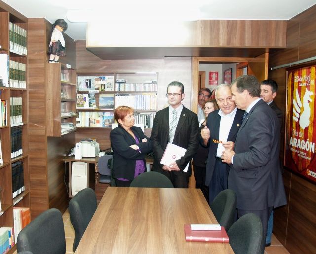 Antonio Cosculluela destaca el trabajo y entusiasmo de los aragoneses residentes en el exterior