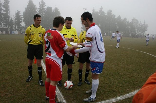 Fútbol: El Barbastro comienza con derrota y el Monzón no pudo pasar del empate