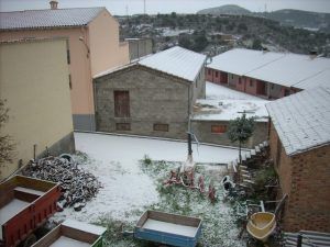 Las calles de Estada estuvieron, durante unas horas, cubiertas de nieve. Foto: P. Velázquez. Las calles de Estada estuvieron, durante unas horas, cubiertas de nieve. Foto: P. Velázquez.