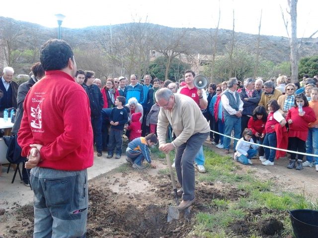 La Asociación “El Ciringall” homenajea al académico literano Antonio Viudas Camarasa