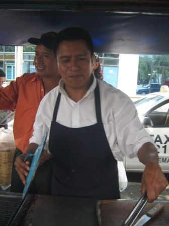 Guatemala, país de la Eterna Primavera (9.2 “Totonicapán. Roberto, el artista que cocina en la calle”) José Luis Pascual Guatemala