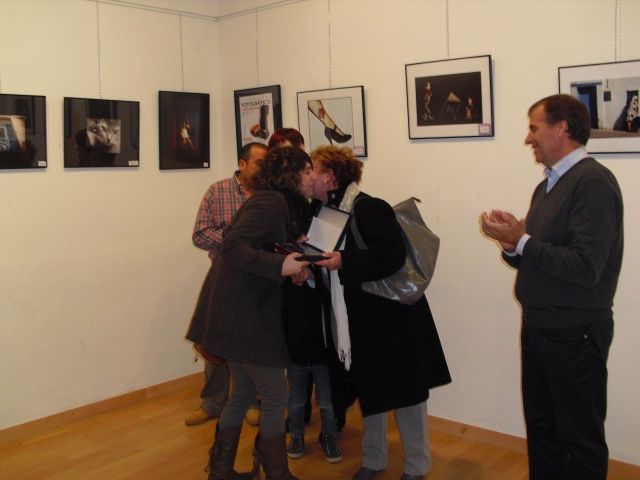 Abierta la exposición fotográfica del concurso del barrio San Hipólito de Barbastro