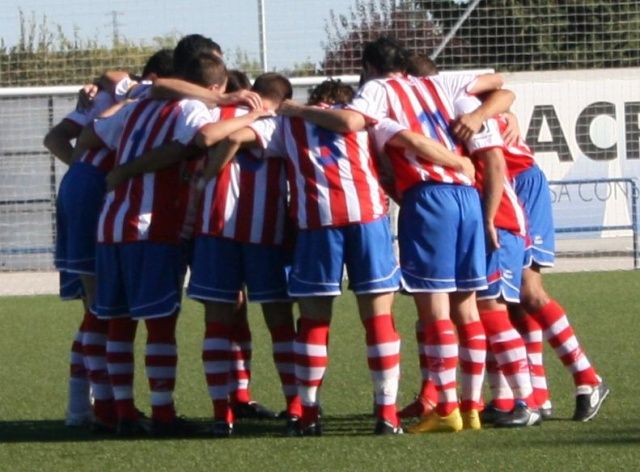 El Barbastro rompe su mala racha y el Monzón suma un buen punto