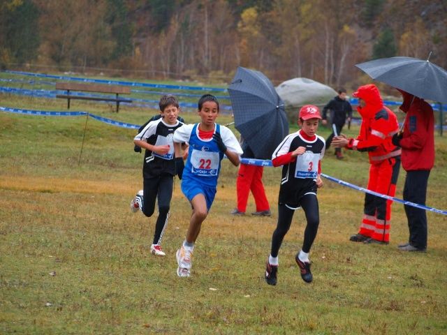 Bari Abdellatif y Verónica Escartín se imponen en el II Cross de Castejón de Sos