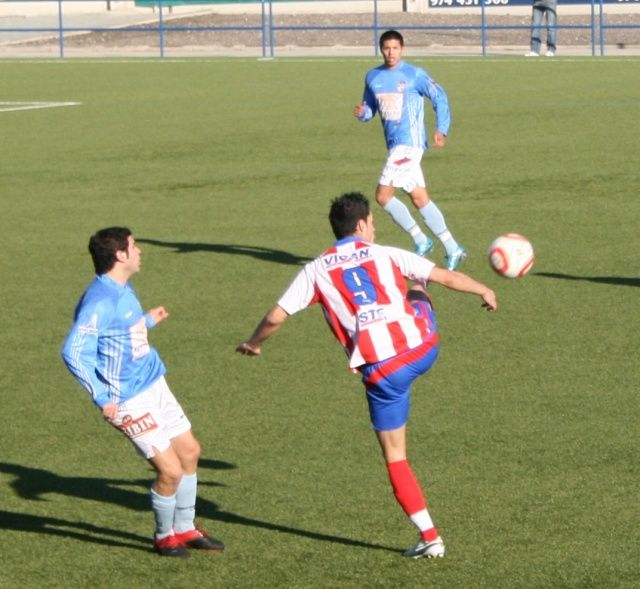 Fútbol: El Barbastro no pudo con el líder y el Monzón sucumbió en Binéfar