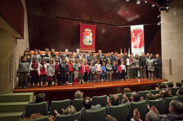 José Antonio Adell y Celedonio García han recibido de manos del Presidente de la Diputación Provincial de Huesca el Galardón Félix de Azara, el XIV, con el que se reconoce de forma especial su compromiso con el medio rural y la defensa de las costumbres y tradiciones