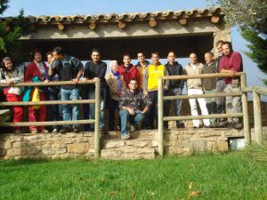 Vecinos de Labata posan en el mirador de Santa Cilia de Panzano. Foto M.P.