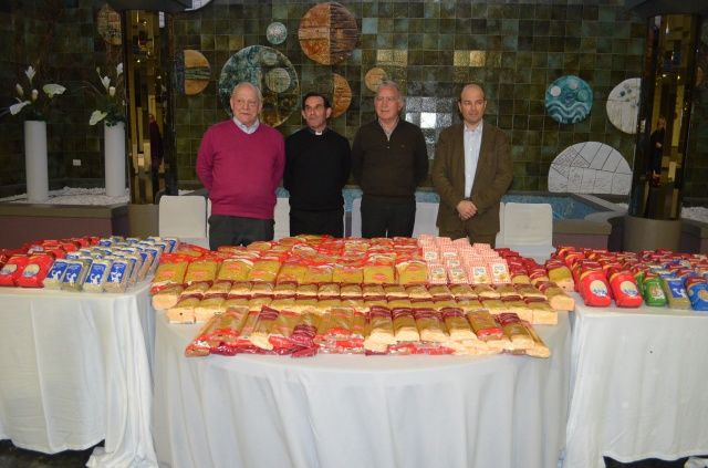 Hidro Nitro Española y el Grupo Mas Farré donan 200 kilos de alimentos a Cáritas Diocesana Barbastro – Monzón Barbastro Monzón