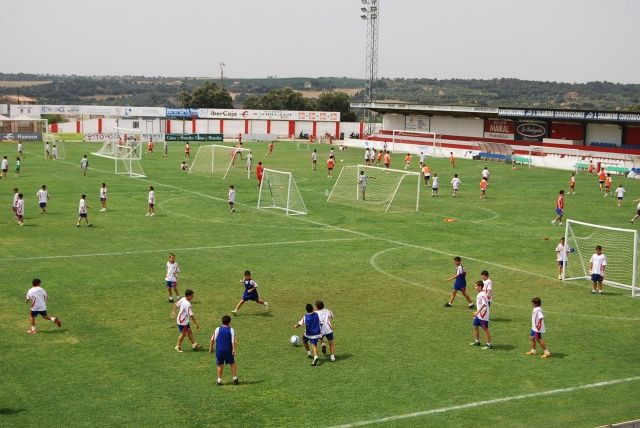 Carta de los equipos de fútbol a los concejales del Ayuntamiento de Barbastro