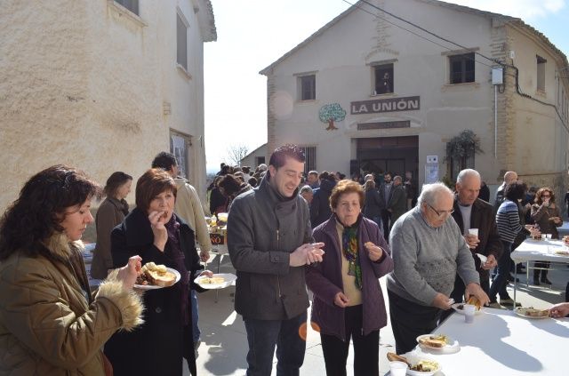 Los vecinos de Salas Altas conmemoran el final de la cosecha de la aceituna con la Fiesta de la Rematadura Salas Altas