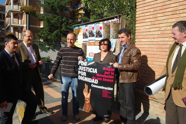Los alcaldes de Peralta de Alcofea, Berbegal y Villanueva de Sijena piden en Barbastro el apoyo de la sociedad aragonesa a la convocatoria por la devolución de los bienes