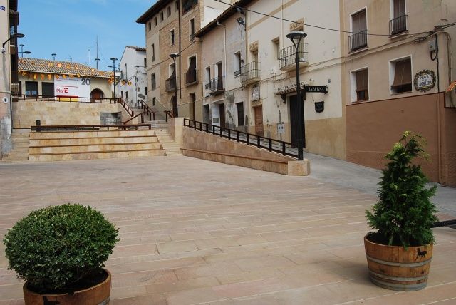 La reurbanización de la plaza de la Candelera de Barbastro se inaugura este jueves