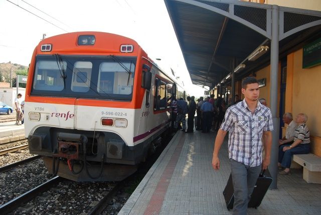 CHA presenta una propuesta en Monzón para recuperar las conexiones ferroviarias con Barcelona y Madrid