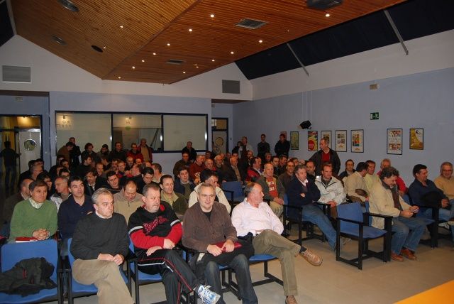La asamblea de Brilén ratifica el acuerdo por el cierre de «Urdido y encolado»