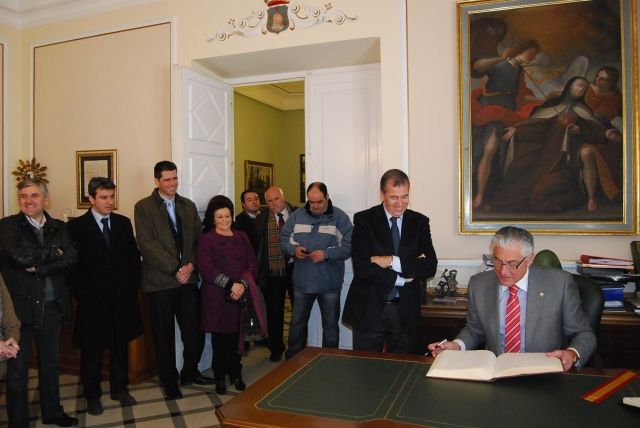 Suárez pide en Barbastro a los entes locales que «se aprieten el cinturón para ser más eficaces y eficientes con menos»