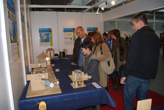 II Feria Ciencia Barbastro Los escolares presentaron sus trabajos científicos. Foto JLP.