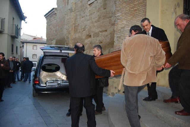 El mundo agrario aragonés despide al secretario General de ASAJA Carlos Ferrer en un multitudinario funeral en Monzón