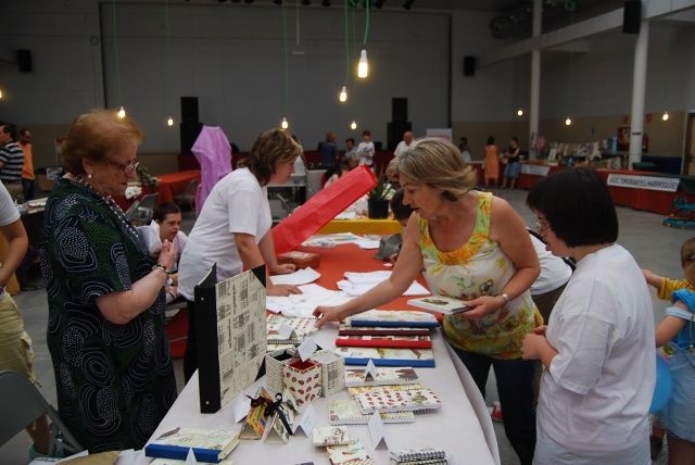 Una veintena de asociaciones y oneges de Barbastro muestran su actividad en la Feria de la Solidaridad