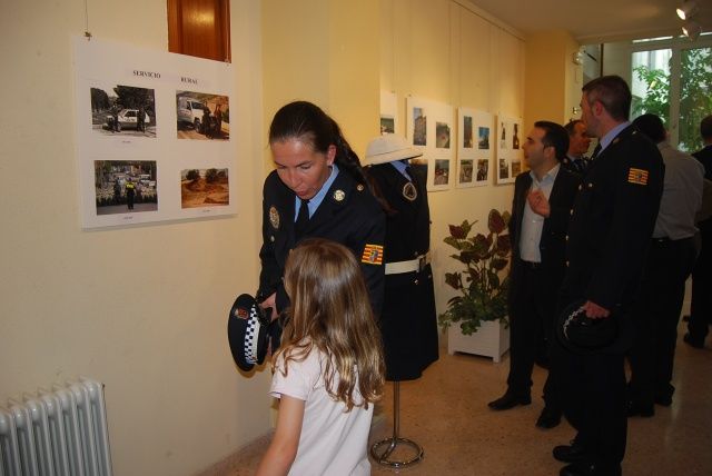 Emotividad en el acto institucional de celebración del 50 cumpleaños de la Policía Local de Monzón