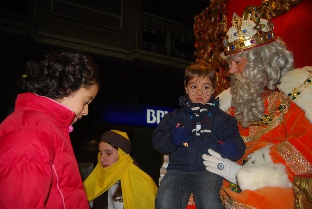 Multitudinario recibimiento a los Reyes Magos en Barbastro y Monzón reyes magos barbastro