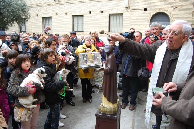 Misa en los Escolapios de Barbastro en memoria del padre Angulo