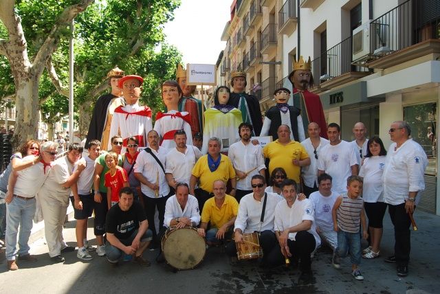 Los gigantes toman Barbastro encabezados por José Antonio Labordeta