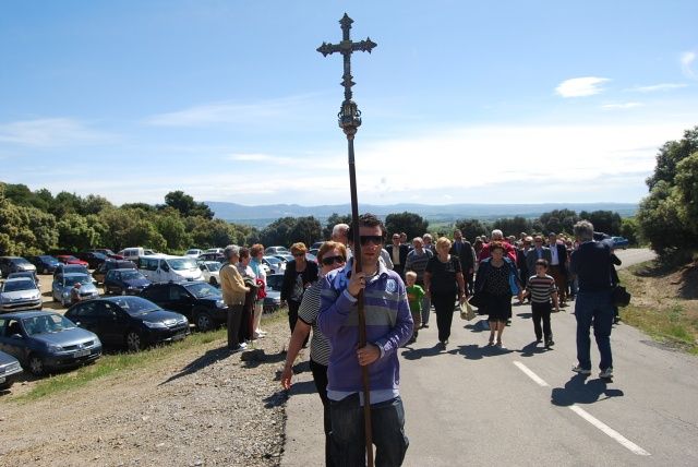 Barbastro cierra con la emotiva procesión del Encuentro Glorioso su Semana Santa