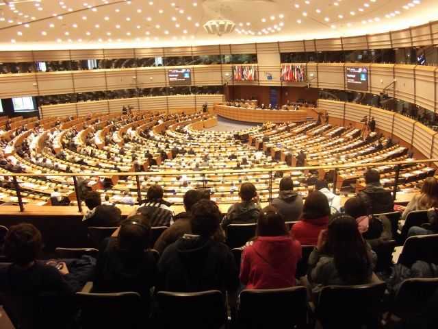 Alumnos del colegio San José de Calasanz de Barbastro visitan el Parlamento Europeo en Bruselas