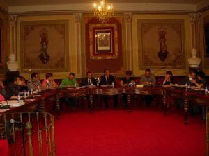 Sesión de pleno del Ayuntamiento de Barbastro. Foto JLP.