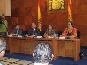 El delegado de Gobierno y la consejera de Educación. Foto S.E.