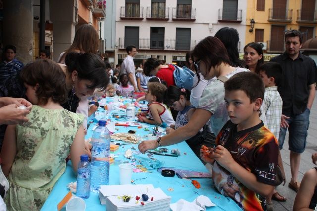 Cientos de barbastrenses participaron en la fiesta de las flores, final de la campaña “Barbastro a flor de piel” Barbastro a flor de piel