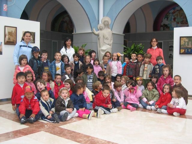 Más de 60 padres-profesores participan en una jornada de convivencia en Escolapios de Barbastro