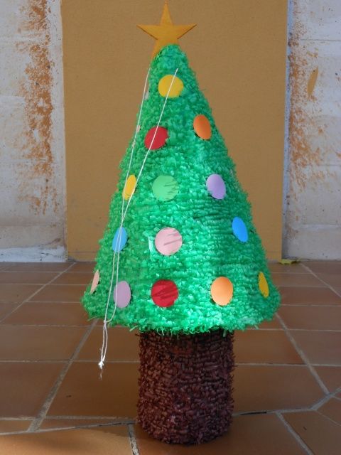 Actividades populares y artesano en el mercadillo navideño de El Grado