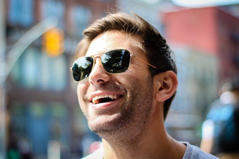 Por qué es importante el uso de gafas de sol y cómo elegir las adecuadas