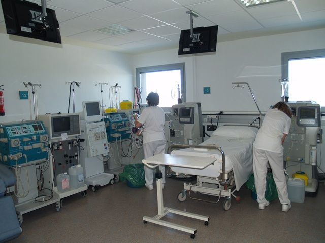 «El Ministerio de Sanidad no nos deja otra opción en la contratación de médicos sin especialidad homologada» Hospital de Barbastro.