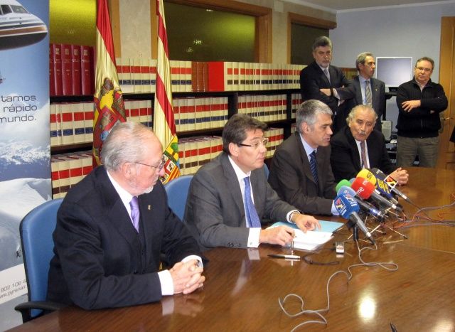 Turismo de Aragón difunde la oferta turística de la Comunidad en los vuelos de Pyrenair al aeropuerto Huesca-Pirineos esta temporada de esquí