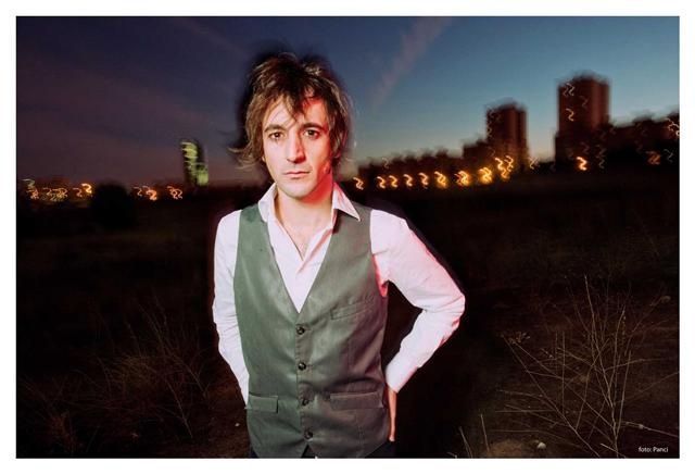 Igor Paskual, guitarrista de Loquillo, presenta en Monzón su álbum