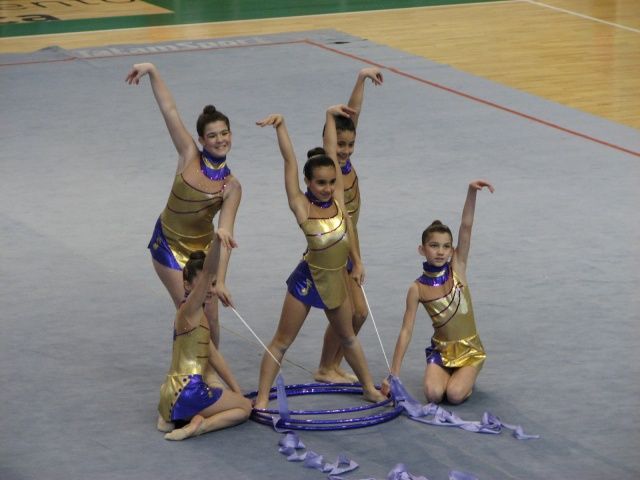 Inmejorable comienzo de las gimnastas barbastrenses en Huesca