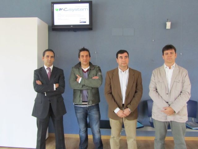 Medio centenar de militantes de Vox secundan la concentración ‘España existe’ en Barbastro