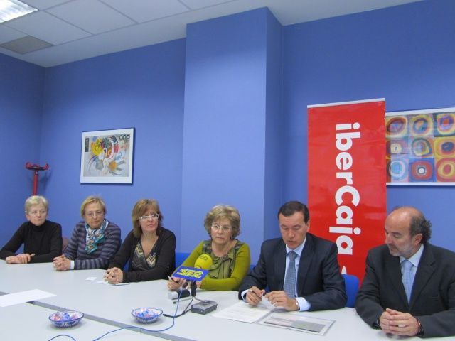 Ibercaja destina 4.000 euros para las asociaciones de alzheimer de Barbastro y Monzón