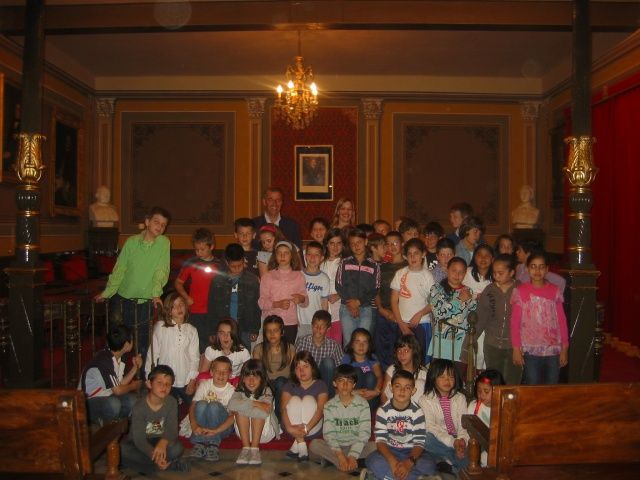 Los alumnos de 3º y 4º de los Escolapios entrevistan al Alcalde de Barbastro