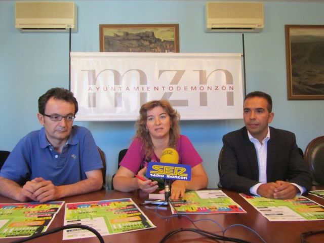 Una treintena de comercios de Monzón participan en la Feria del Remate Final