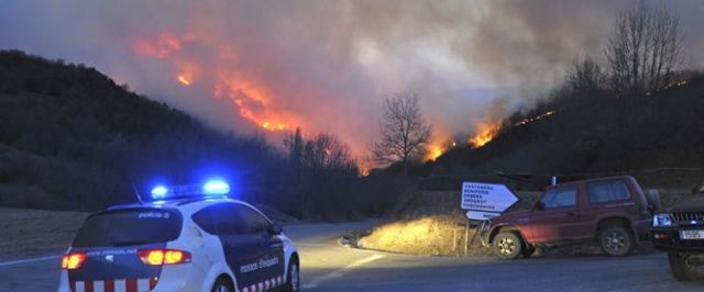 300 efectivos combaten el gran incendio en La Ribagorza Incendio.