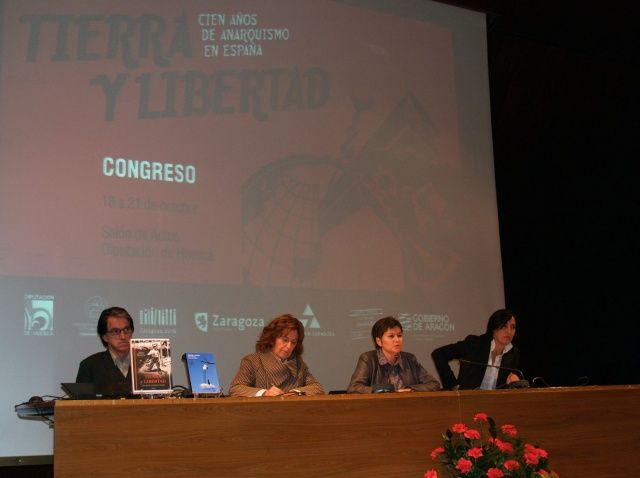 María Victoria Broto inaugura el congreso Tierra y libertad. Cien años de anarquismo en España