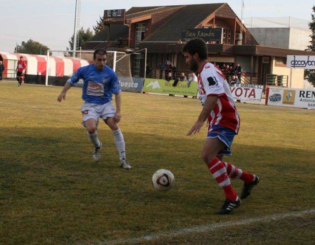 El Barbastro vuelve a caer y el Monzón vence en el último suspiro